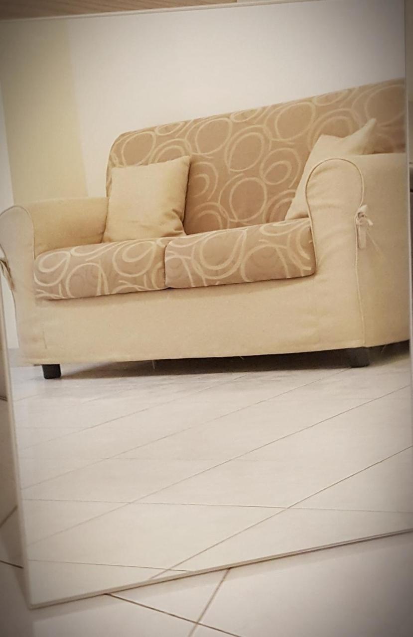 Happy Apartment Lecce Bagian luar foto