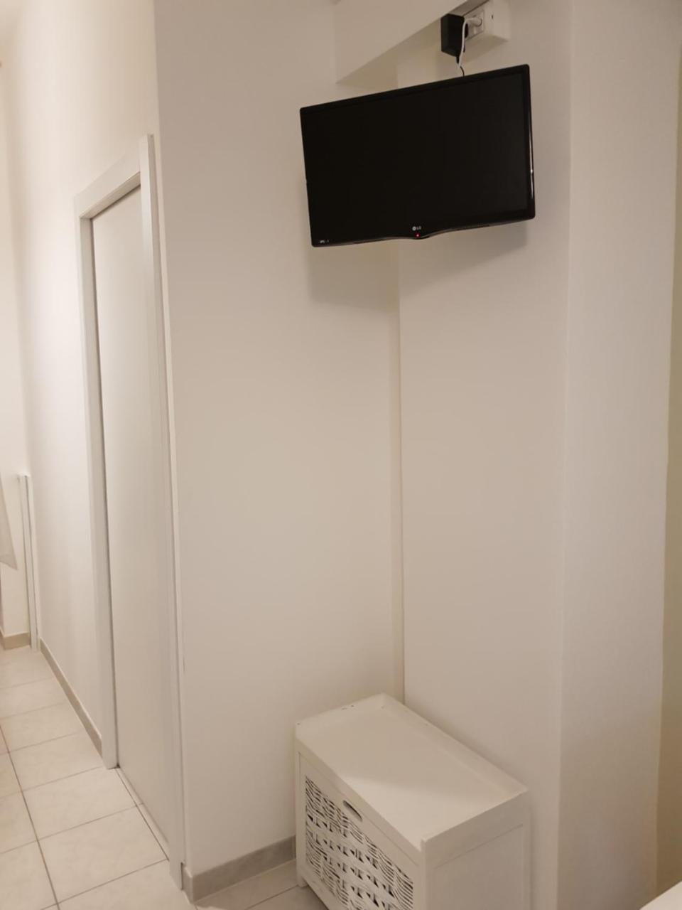 Happy Apartment Lecce Bagian luar foto
